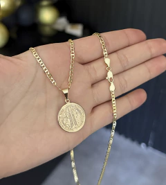 CORRENTE PIASTRINI (3mm) + PINGENTE MEDALHA SÃO BENTO (2x2cm) - Banhado a Ouro 18k