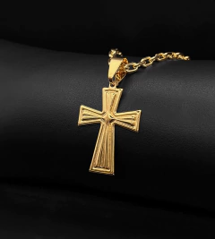 PINGENTE CRUZ SOBREPOSTO DETALHADA (3,5x2,5cm) - Banhado a Ouro 18k