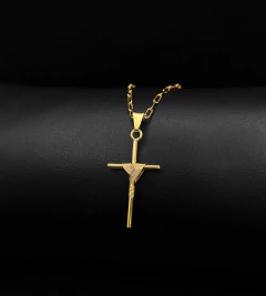 PINGENTE CRUZ AMARRADA PEQUENA (3x1,5cm) - Banhado a Ouro 18k