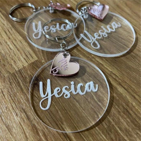 Chaveiro em acrilico 4x4 com pingente 35 unidades