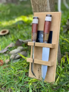 Juego de Cuchillo y Tenedor en Tabla - Regionales del Sur