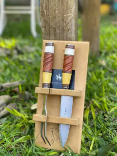 Image of Juego de Cuchillo y Tenedor en Tabla