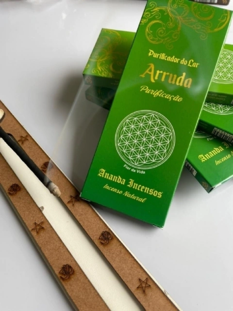 Incenso de Limpeza Espiritual e Purificação de Arruda - Artesanal de seivas naturais com 09 varetas