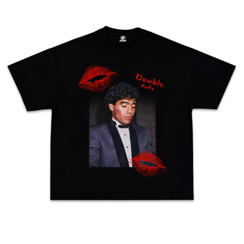 Maradona red kisses tee - comprar online