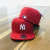 Bone NY Yankees Aba Reta Fechado Vermelho / Branco
