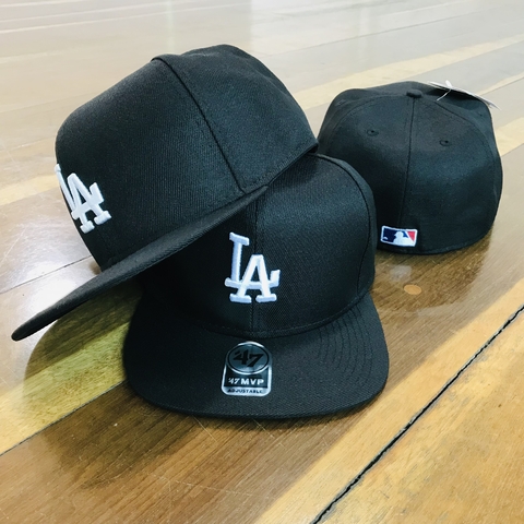 Bone LA Dodgers Aba Reta Fechado Preto / Branco