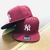 Bone NY Yankees Aba Reta Fechado Vinho / Branco na internet