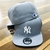 Bone NY Yankees Aba Reta Fechado Cinza / Branco.