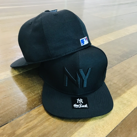 Bone NY New York Aba Reta Fechado Preto / Preto