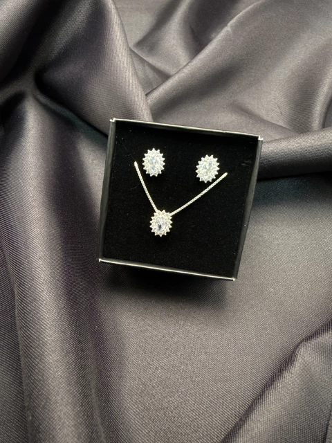 Conjunto oval branco - comprar online