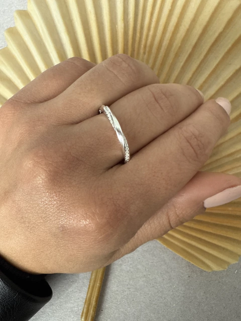 Anel aro redondo cravejado - comprar online