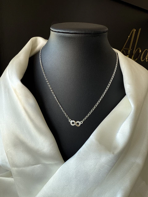 Colar infinito com ouro - comprar online