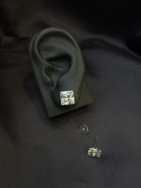 Brinco quadrado 10mm - comprar online