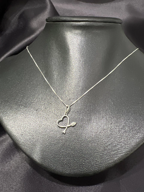 Colar coração flecha - comprar online