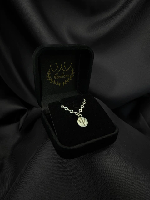 Pulseira com medalha de profissão