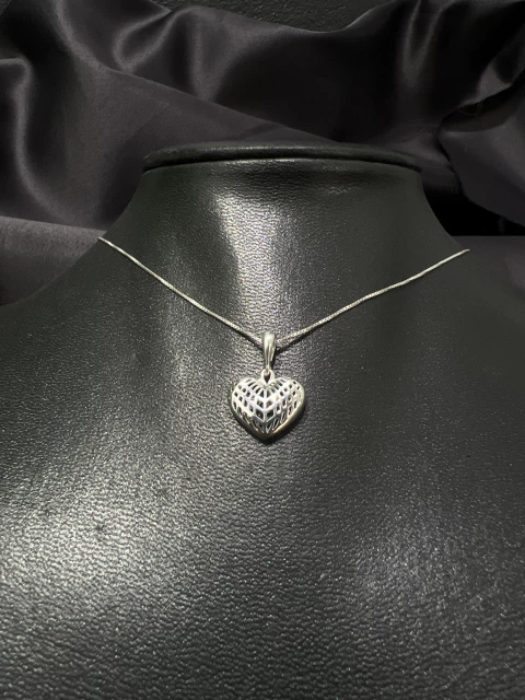 Colar Coração Trabalhado - comprar online