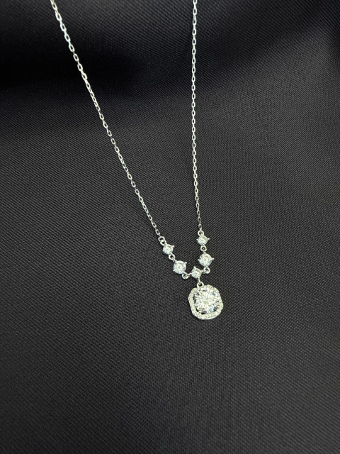 Colar com zircônias - comprar online