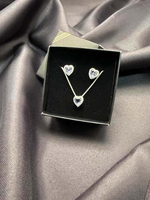 Conjunto coração lilás - comprar online