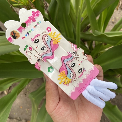 Set niña (dos picos unicornio con corona y cuatro colitas)