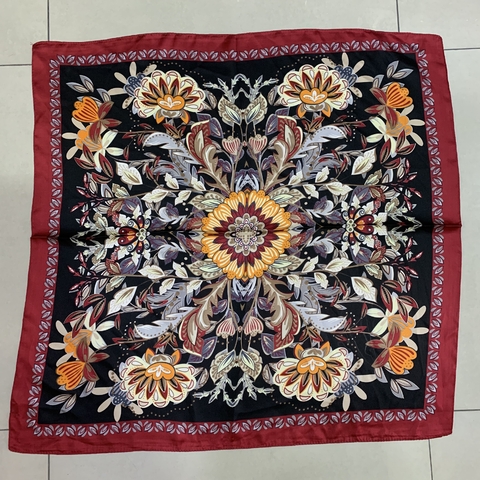 Pañuelo 70 x 70 M18