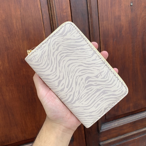 Billetera zebra beige mediana