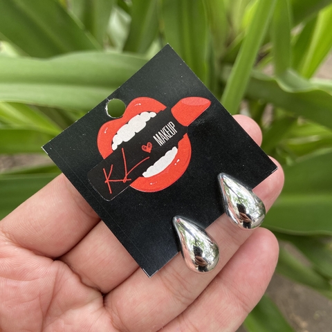 Aros gota plateados chicos Lara