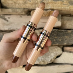 CONTORNO E ILUMINADOR EN CREMA