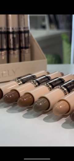 CONTORNO E ILUMINADOR EN CREMA - comprar online