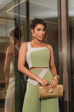 Conjunto Isadora na internet