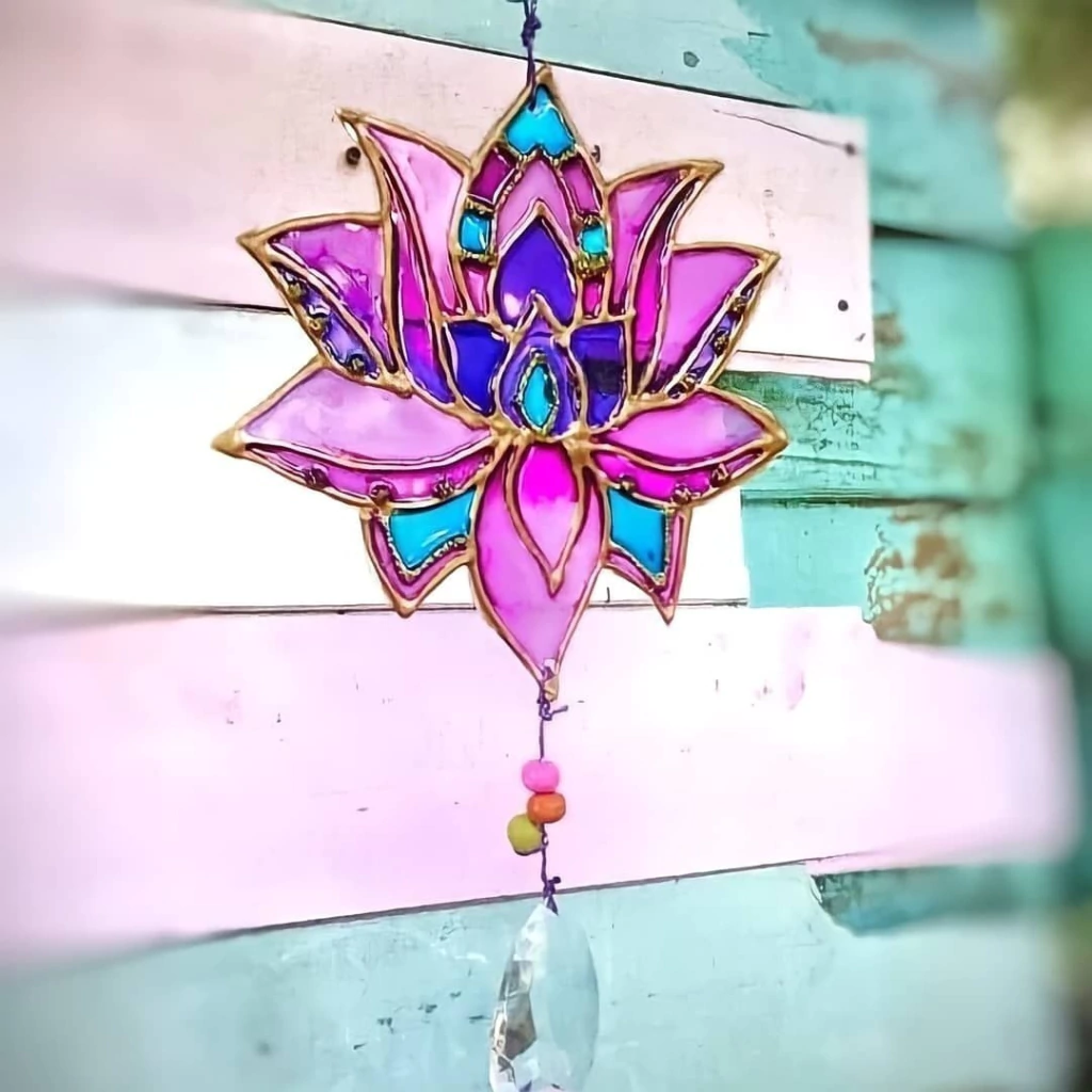 Flor de Loto Armonía: Eleva tu Espacio con Colores que Nutren el Alma
