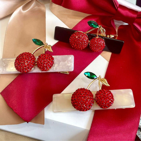 Presilha Bico de Pato Cereja G