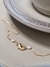 Colar longo com pingente dente de sabre turquesa e pedra ametista - Santa Clara Semijoias - Elegância e sofisticação em cada detalhe