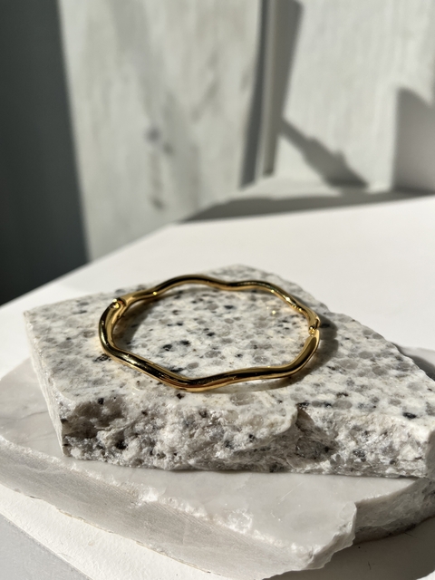 Bracelete Ondulado Fino Dourado