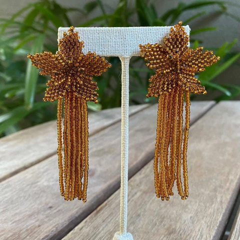 Brinco Médio Flor Cobre | Maria Sublime - comprar online