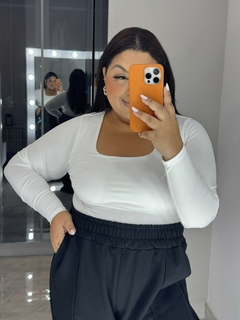 Body gola quadrada Quenia - Jacqueromodas Plus Size - As Melhores Peças no Plus Size