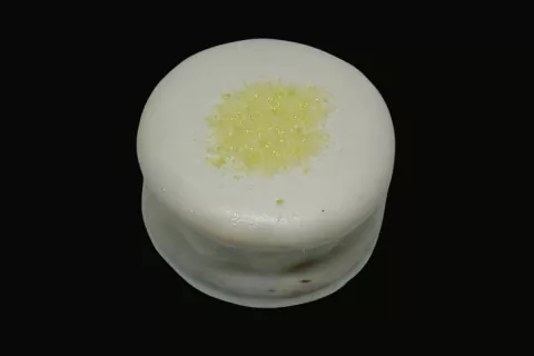 Alfajores salteños blancos con lemonchamp de Manjares 