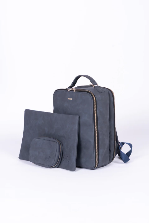 Corpo Back + Funda pad 15" + neceser Tech azul - comprar online