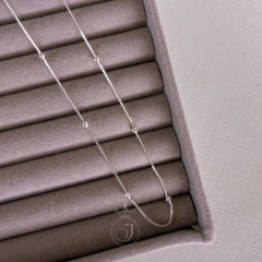 COLAR CHOCKER DE BOLINHA - comprar online