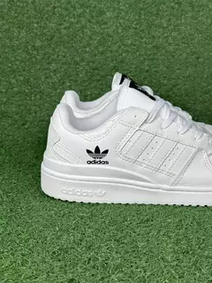 Adidas FORUM full white en internet