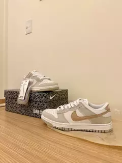 NIKE DUNK BEIGE GLITTER en internet