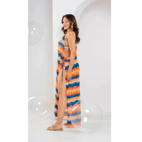 Saida longa com fendas laterais