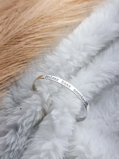 Bracelete Coisas Boas Acontecem - comprar online