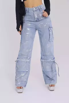 Calça prateada na internet