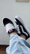 Vans preto com branco