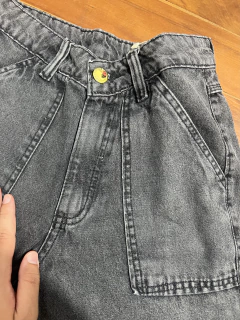 Calça cargo Livia cinza na internet