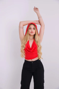 Blusa georgina vermelha na internet