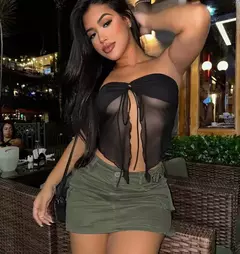 Cropped Livia na internet