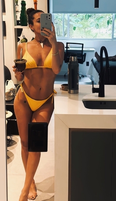 Bikini Bávaro Amarilla en internet