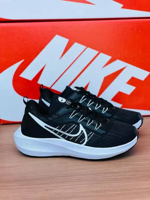 NIKE INFANTIL PRETO E BRANCO