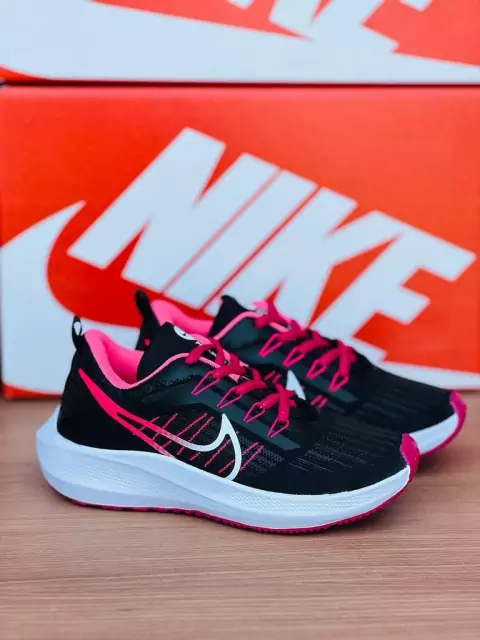 NIKE INFANTIL ROSA E PRETO